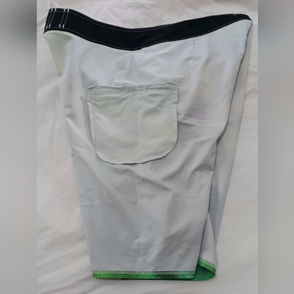 Quicksilver Board Shorts 34 Neon Pocket Surf Trunks Green Blue Beach Lake - Picture 11 of 11